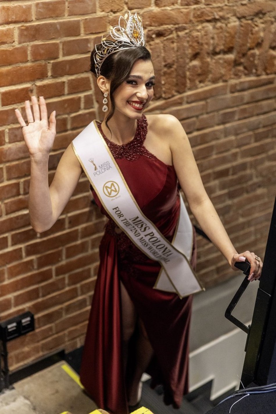 Przedstawienie finalistek Miss Polonia 2025 w Łodzi. Wzruszające pożegnanie Mai Klajdy