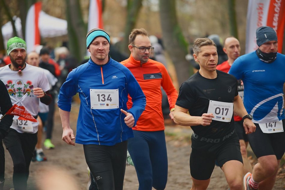 Łódź. Bieg Niepodległości w parku Julianowskim