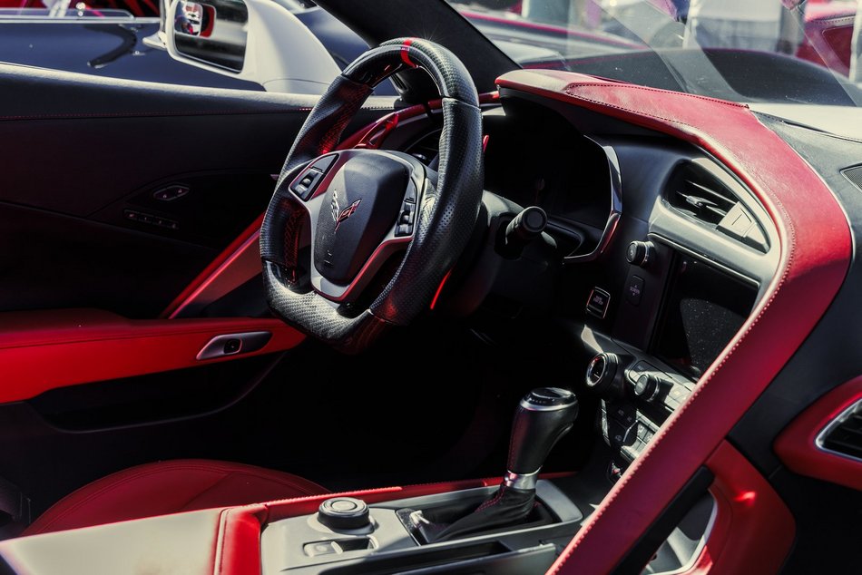 Łódź. Zlot amerykańskich samochodów w Łodzi. Prawdziwe perły motoryzacji