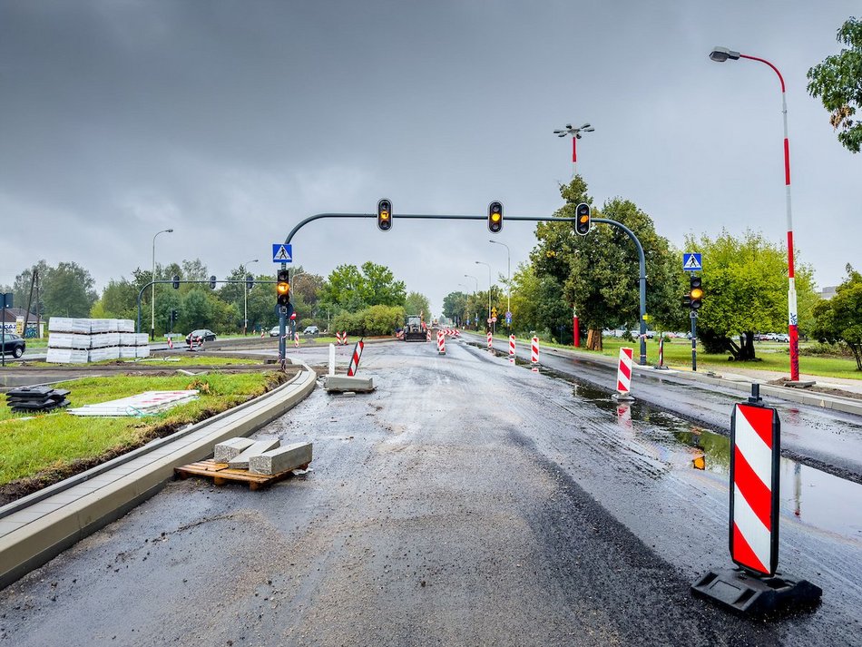 Łódź. Remont Rzgowskiej w Łodzi. Część jezdni do Trasy Górna już ułożona!