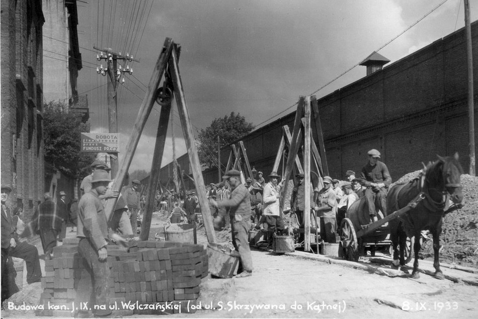 Stajnie na podwórkach w Łodzi