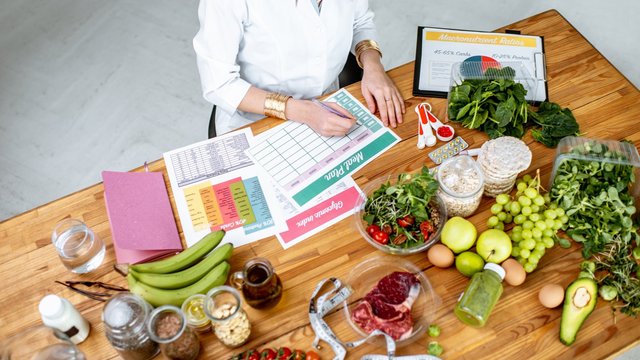 Jak zadbać o zdrową dietę? Tłumaczy dietetyczka z przychodni przy Milionowej w Łodzi