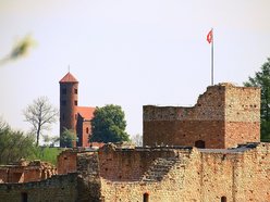 Łódź. Ruiny zamku w Inowłodzu