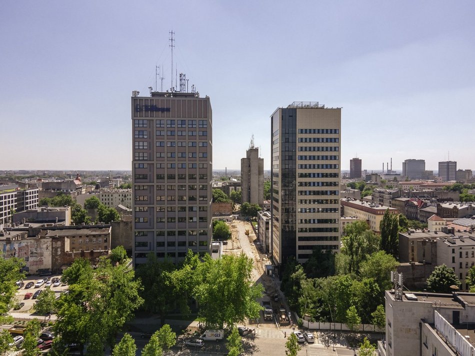Szczytowy okres epoki gierkowskiej w Łodzi. Domy handlowe, nowe mieszkania i biurowce