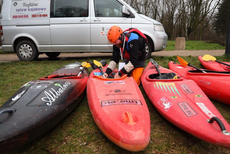 Kajakarze z Łódzkiego Klubu Kajakowego Albatros wyruszyli na blisko miesięczną wyprawę kajakową z Łodzi do Morza Bałtyckiego