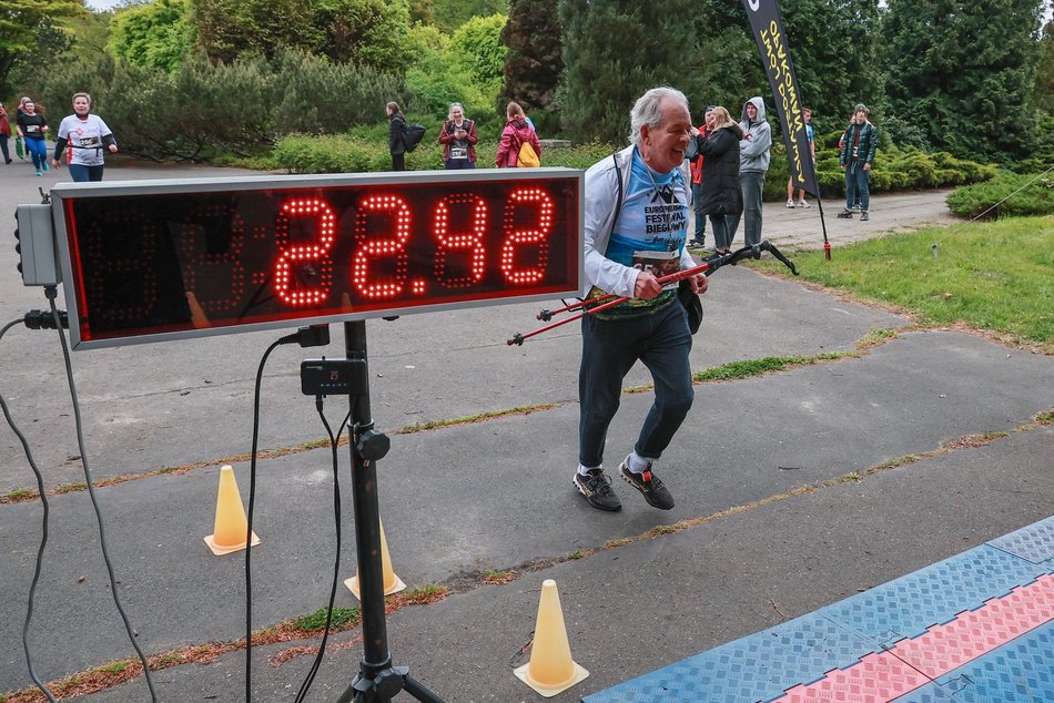 Łódź. Botaniczna Piątka. Setki łodzian pobiegły w Ogrodzie Botanicznym w Łodzi