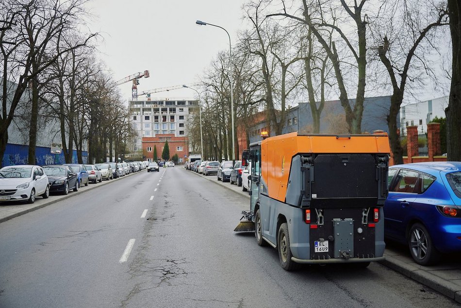 Łódź. Kolejny dzień wielkiego sprzątania w Łodzi - Inżynierska
