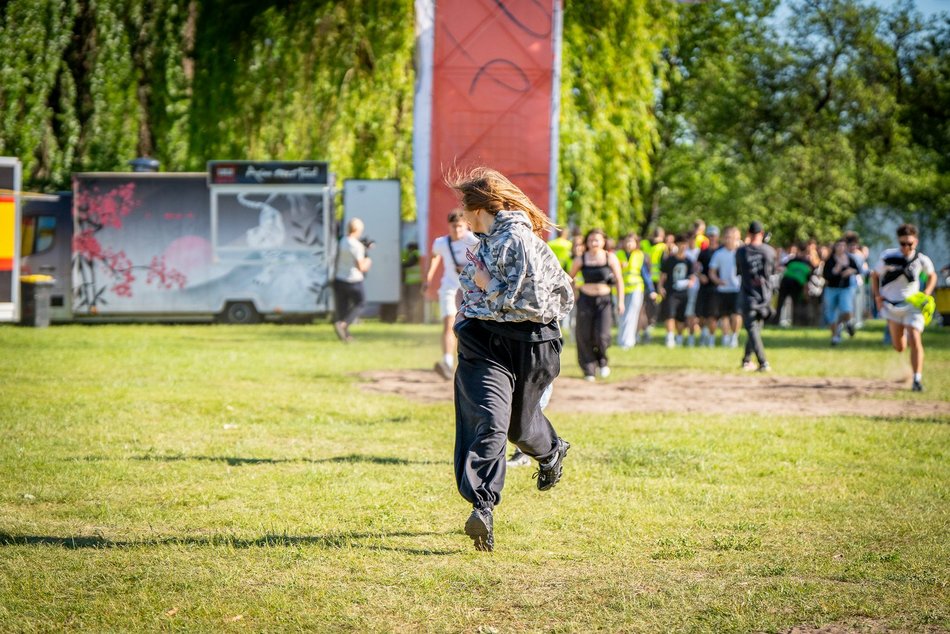 Łódź. Tłumy na Juwenaliach 2026 w Łodzi. Byłeś/aś pierwszego dnia? Znajdź się na zdjęciach!