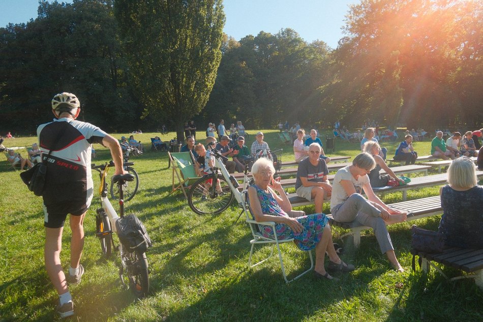 Łódź. Morskie opowieści w parku Julianowskim w Łodzi. Koncert zespołu Kapitan Thorn