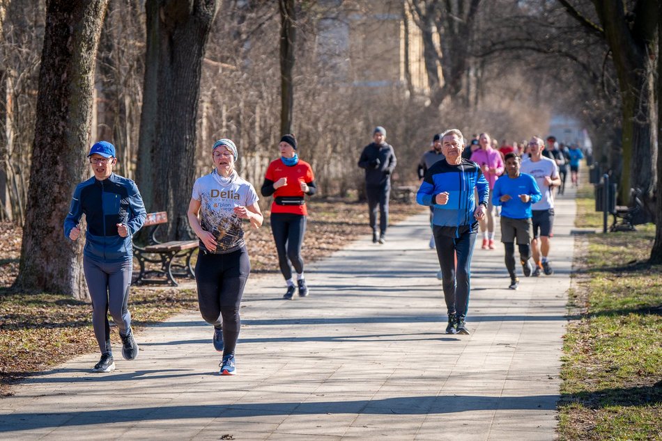 Łódź. Parkrun w Parku Poniatowskiego w Łodzi. Brałeś udział w biegu? Znajdź się na zdjęciach!