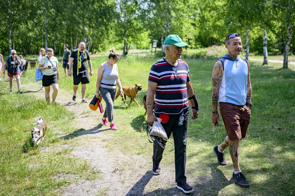 Łódź. Psiejski spacer na Uroczysku Lublinek w Łodzi. Kolejna odsłona wyjątkowej inicjatywy