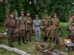 Łódź. Co robić w długi weekend w Łodzi? Kino pod chmurką, Rave for Dogs, Targ Staroci, wegański festiwal kulinarny