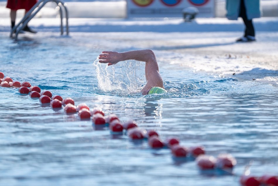 Łódź. Zimne pływanie w Aquaparku Fala w Łodzi