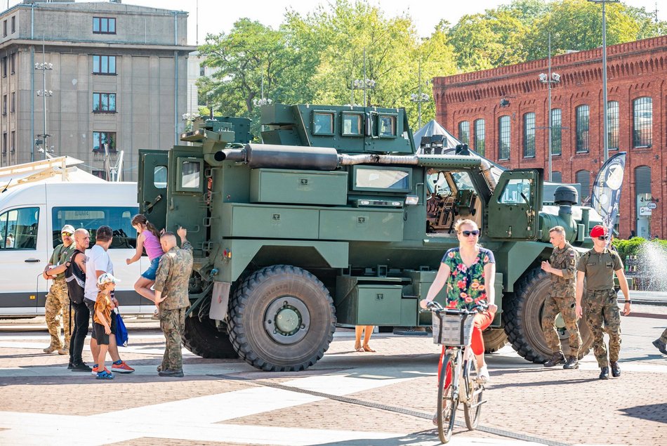 Piknik weterana w Manufakturze