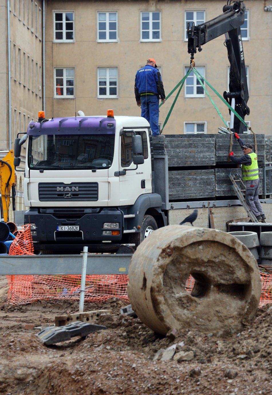 Remont placu Wolności. Sprawdzamy, jak postępują prace.