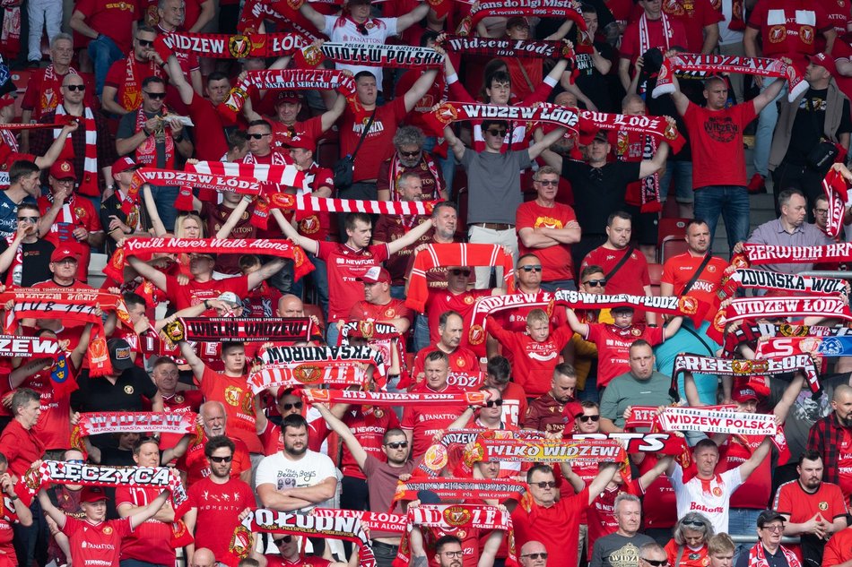 Kibice na meczu Widzewa Łódź z Piastem Gliwice