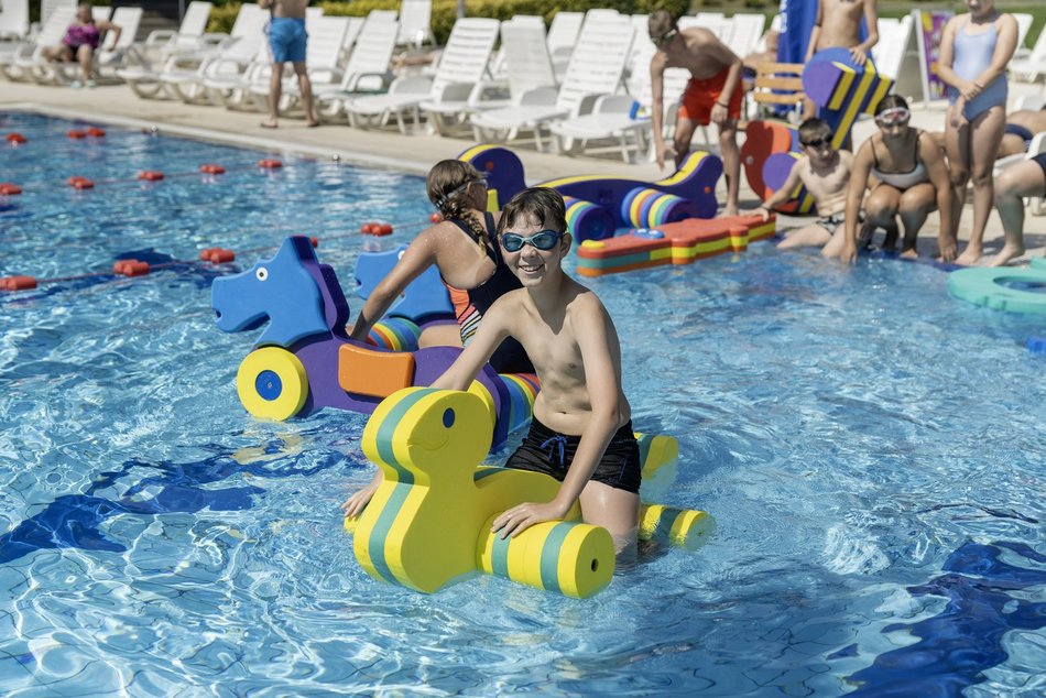 Łódź. Wakacyjne kursy w Aquaparku Fala w Łodzi. Nauka pływania, nurkowanie, ratownictwo wodne