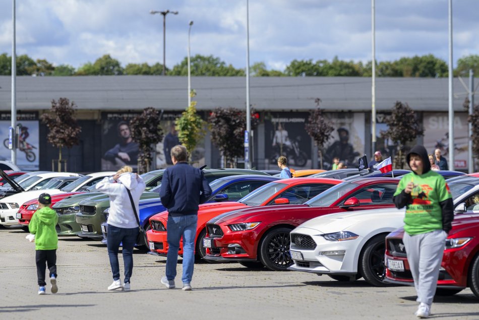 Ale auta pod Atlas Areną w Łodzi. Europejski zlot aut sportowych