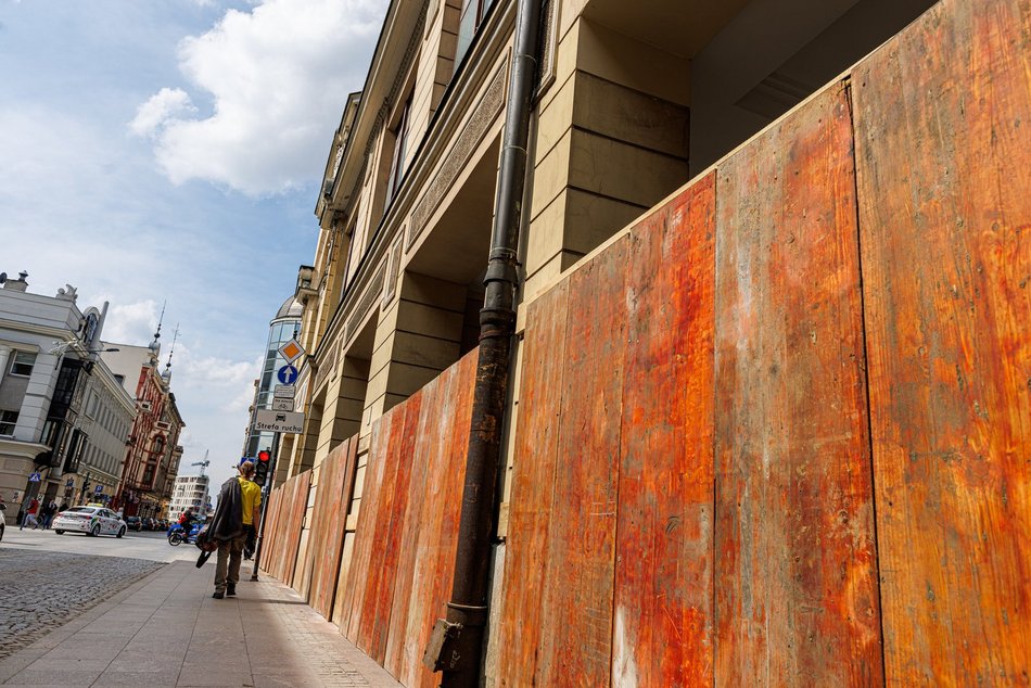 Dom Buta przy Piotrkowskiej nigdy już nie będzie taki sam! Trwa zabudowa podcieni