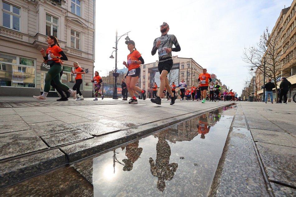 Łódź. DOZ Maraton Łódź 2026. Brałeś udział w biegu na 10 km? Znajdź się na zdjęciach!