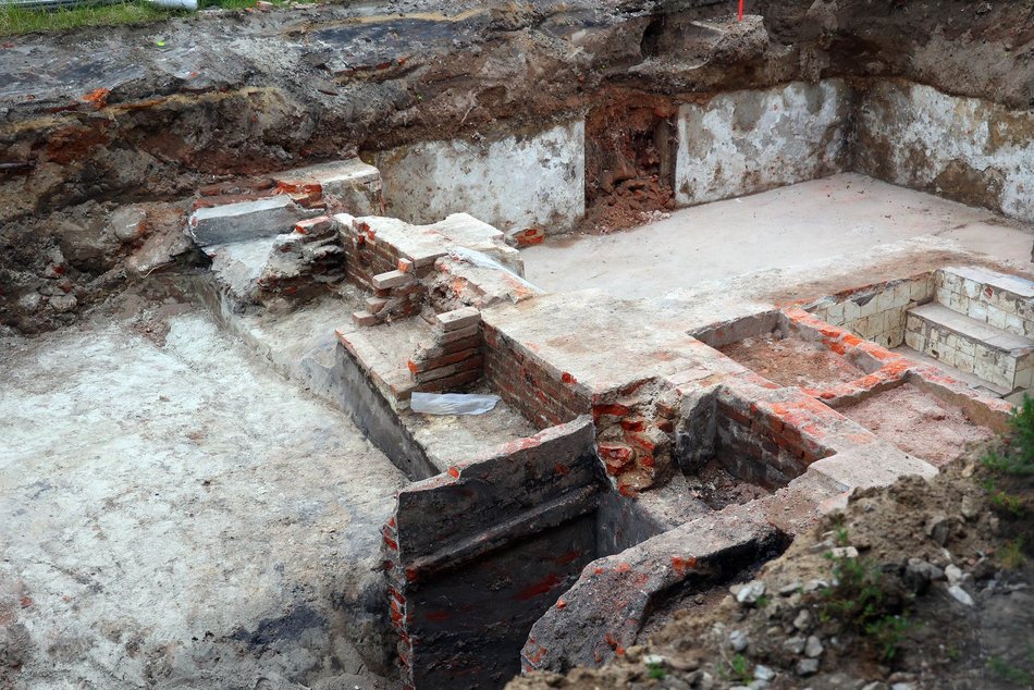 Łódź. Odkryto fundamenty Starego Miasta! Niezwykłe znalezisko podczas remontu krańcówki MPK Łódź