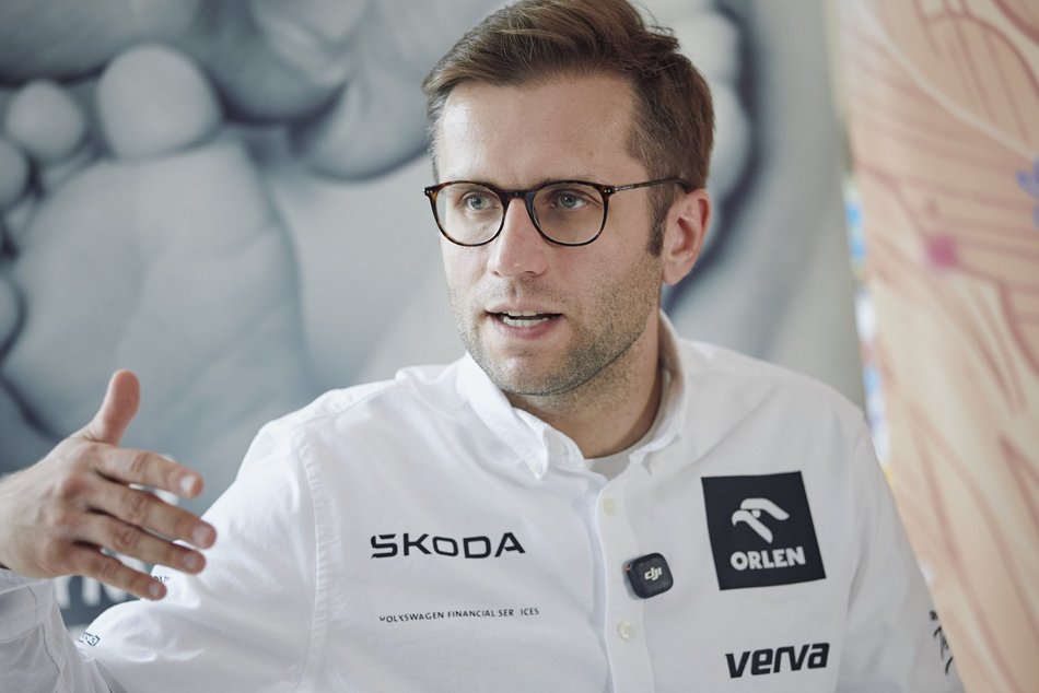 Łódź. Miko Marczyk odwiedził pacjentów Matki Polki w Łodzi. Mistrzowski gest rajdowca