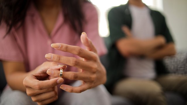 Rozwody i separacje w Łodzi. Wiemy, ile par rozstało się w ostatnich latach! [STATYSTYKI]