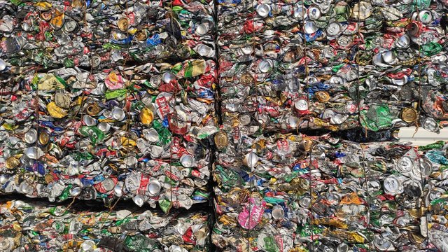 Rekord w segregacji śmieci. MPO Łódź sprzedało już więcej surowców niż w 2021 r.