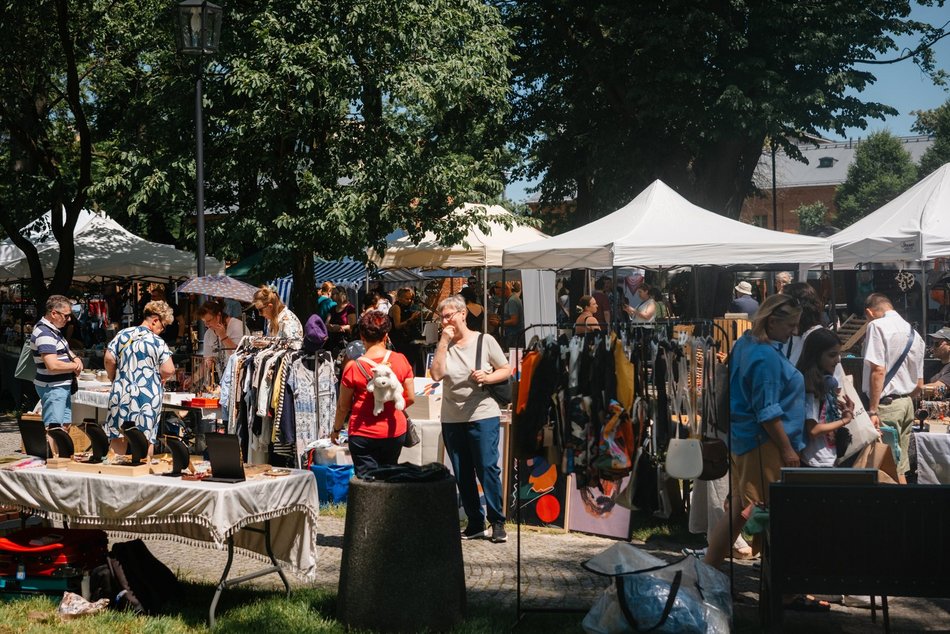 Słoneczny Targ staroci i rękodzieła na Księżym Młynie
