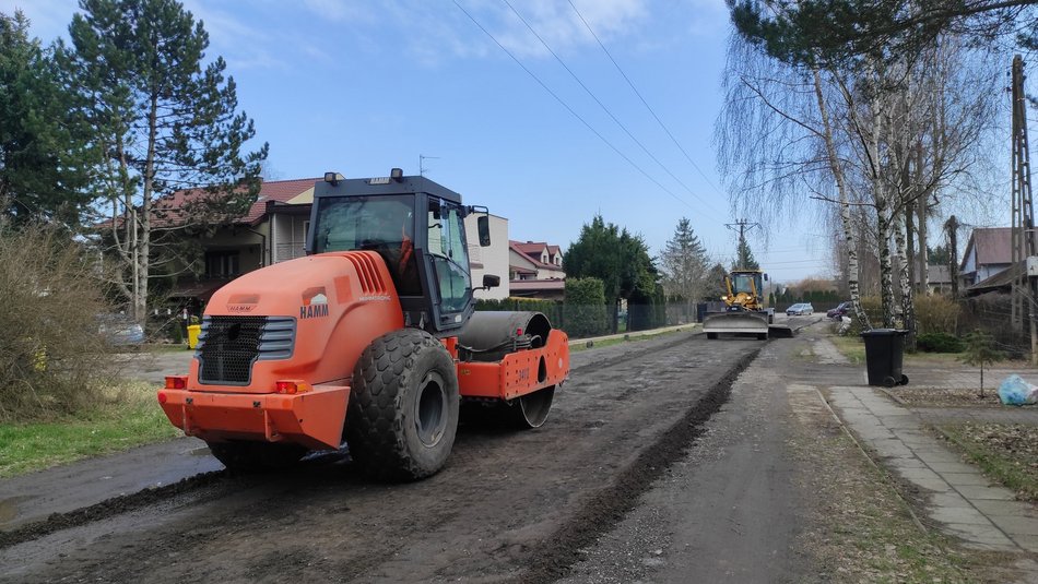 Trwa wiosenne równanie dróg gruntowych