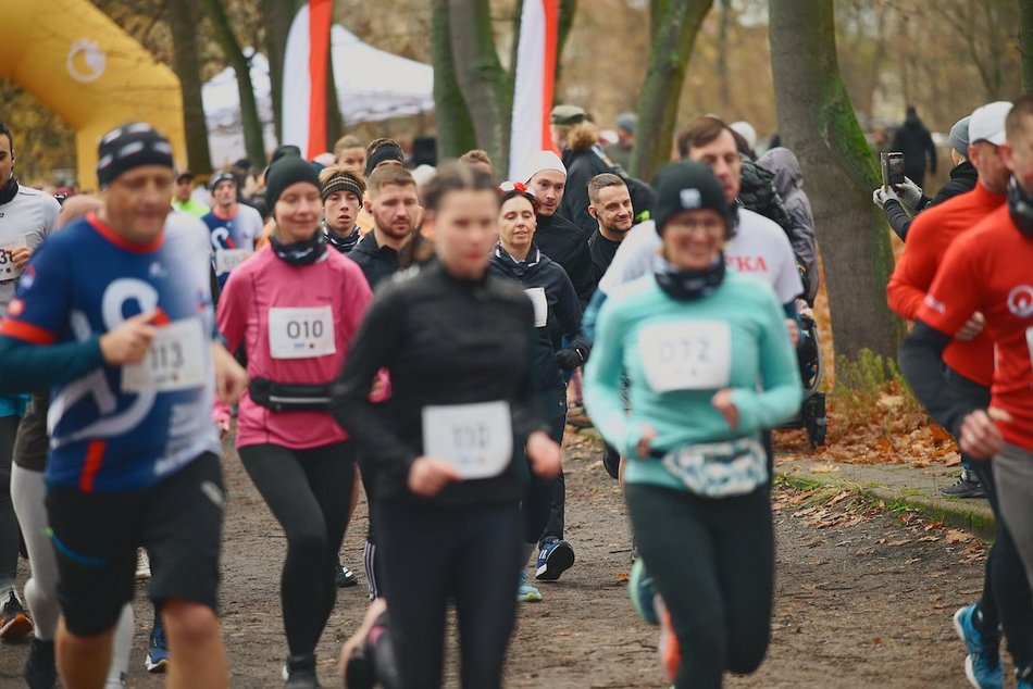 Łódź. Bieg Niepodległości w parku Julianowskim