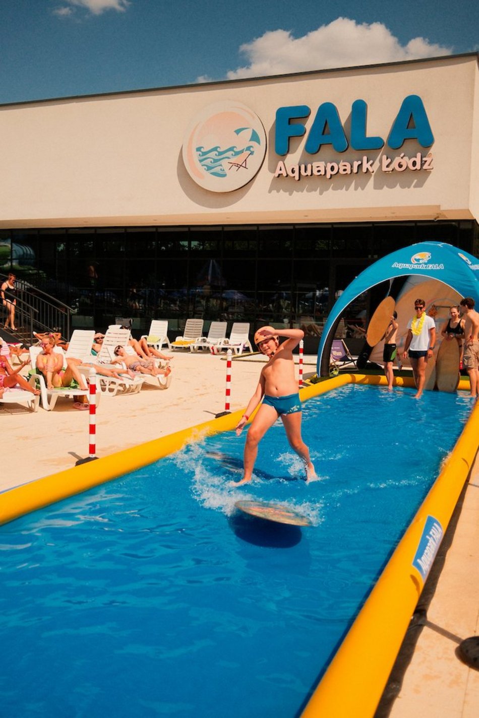 Łódź. Aloha Party w Aquaparku Fala. Hawajski weekend w centrum Łodzi