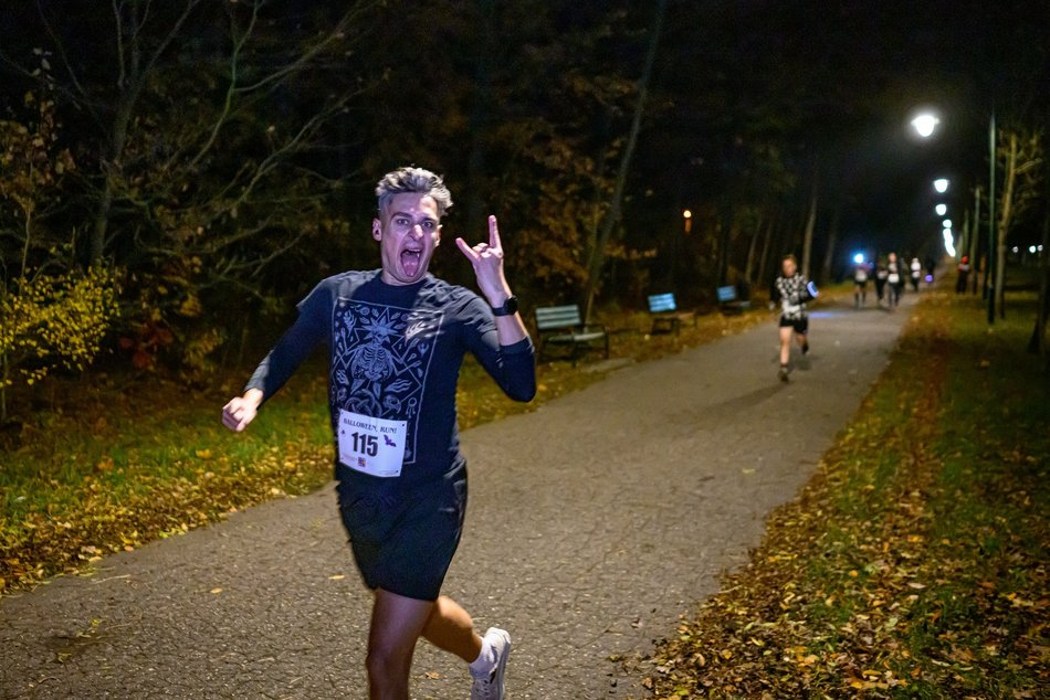 Łódź. Halloween Run w parku na Zdrowiu. Tak bawią się biegacze z Łodzi!