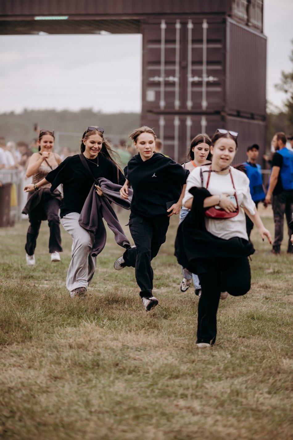 Łódź Summer Festival 2025 wystartował! Otwarcie bram i tłumy biegnące pod scenę!