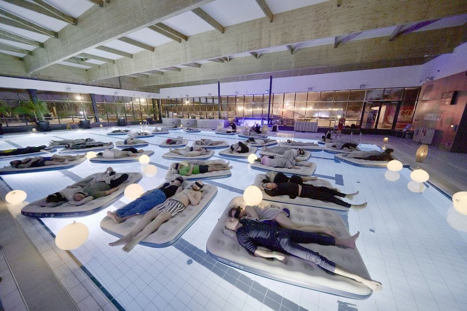 Łódź. Walentynkowy relaks w Aquaparku Fala w Łodzi przy dźwiękach mis tybetańskich