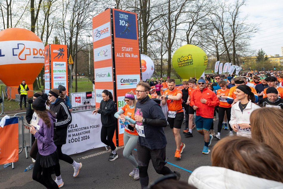 Łódź. DOZ Maraton Łódź 2026. Brałeś udział w biegu na 10 km? Znajdź się na zdjęciach!