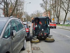 Łódź. Kolejny dzień wielkiego sprzątania w Łodzi - Inżynierska