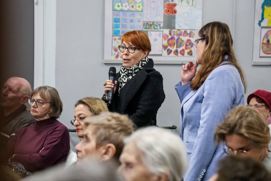 Łódź. Kolej Dużych Prędkości w Łodzi. Pełna sala na spotkaniu z inwestorem i wykonawcą