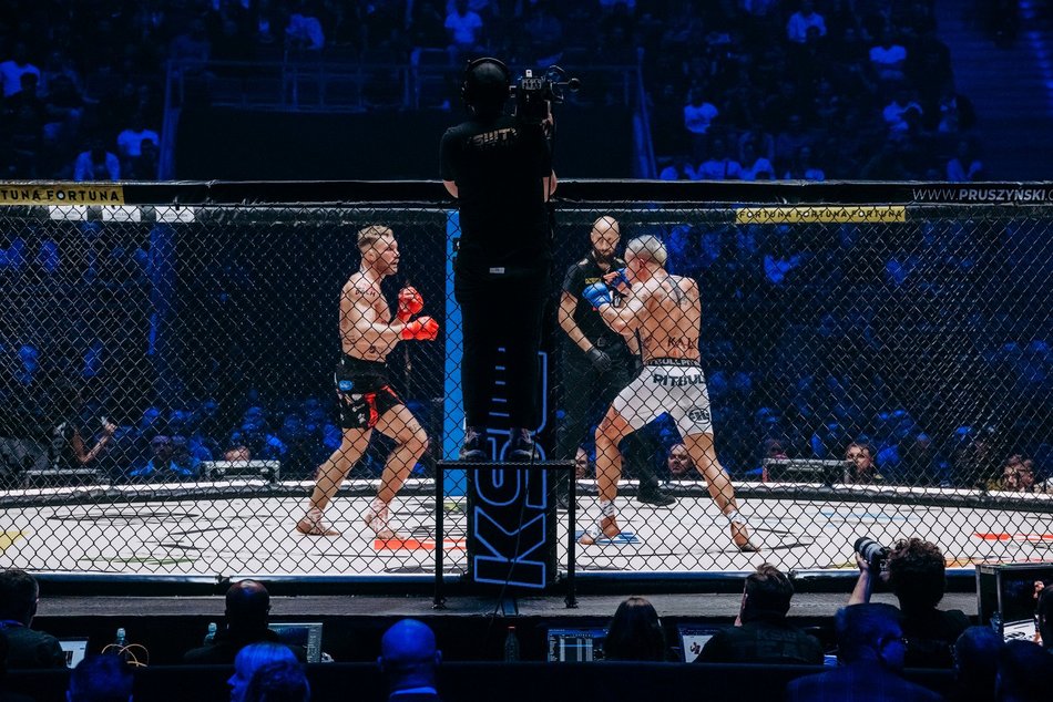 KSW w Atlas Arenie. Dwie emocjonujące walki mistrzowskie z zawodnikami z Łodzi