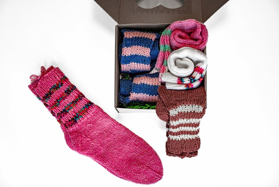 Skarpetki robione sercem. Hobby pani Ireny rozgrzewa nie tylko stopy