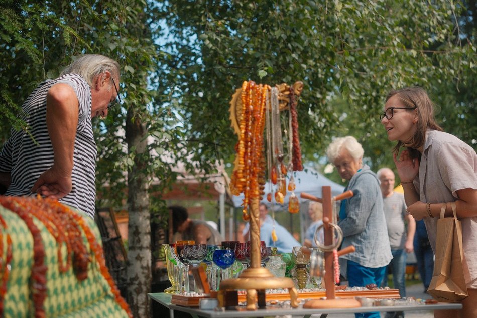 Łódź. Targ Staroci na Księżym Młynie w Łodzi. Rękodzieła, unikatowe rzeczy i domowe przysmaki
