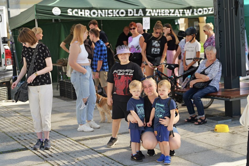 Łódź. Światowy Dzień Zwierząt na Starym Rynku w Łodzi. Psy, konie, a nawet... jerze!