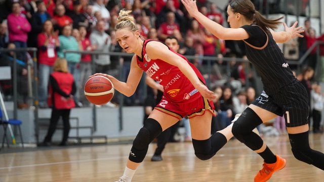 Lider na łopatkach! Koszykarki Widzewa Łódź dominują nad drużyną ze Swarzędza
