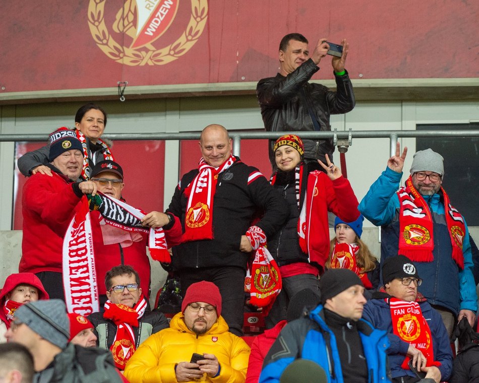 Kibice na meczu Widzewa Łódź z Pogonią Szczecin