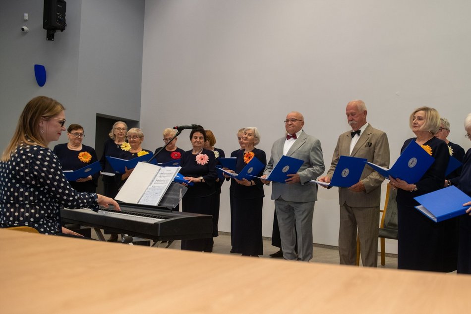 Zakończenie roku na Uniwersytecie Trzeciego Wieku UŁ. Nie obyło się bez wzruszeń