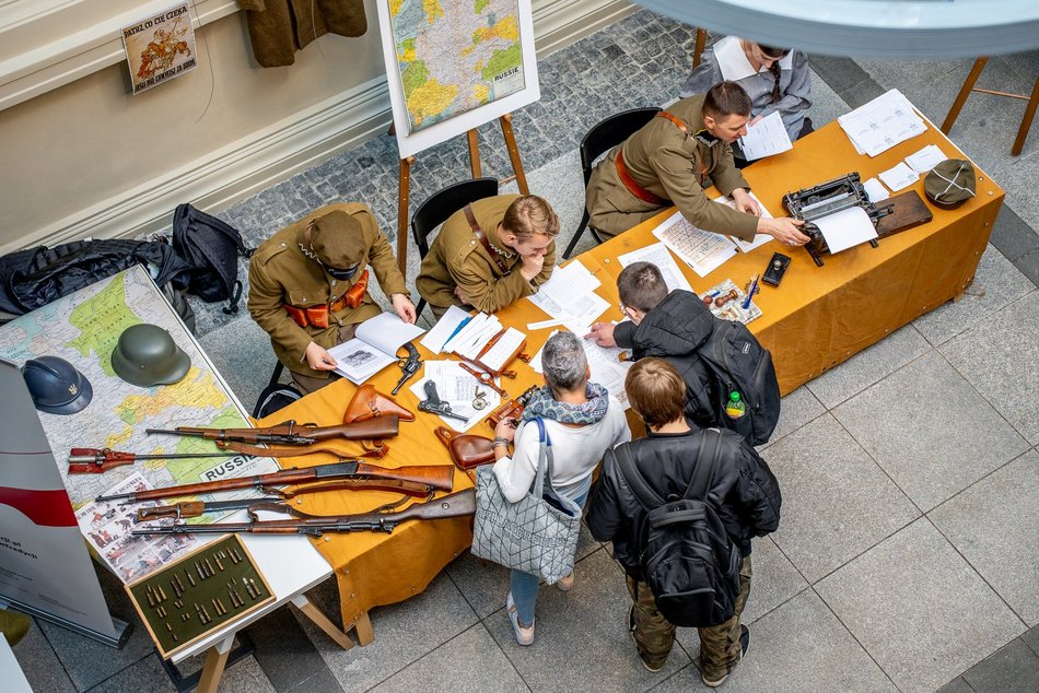Festiwal Szyfrów w Mediatece MeMo. Nie zabrakło wielbicieli historii i łamigłówek
