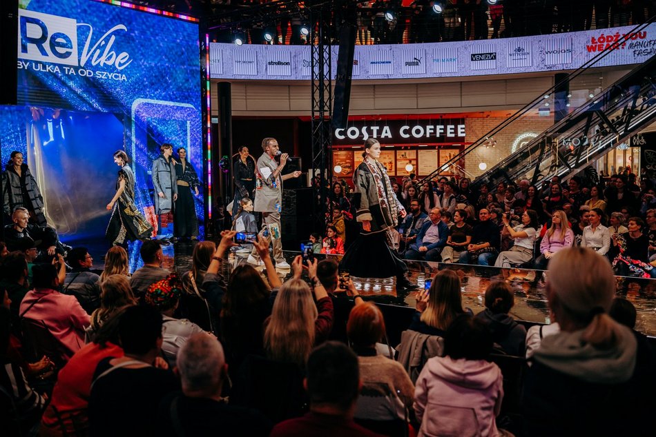 Łódź. Manufaktura Fashion Week w Łodzi. Kolekcja Jarosława Ewerta, koncert Andrzeja Piasecznego i więcej