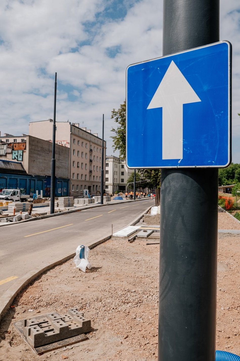 Bulwary Północne - plac budowy, nowa ulica i tory tramwajowe