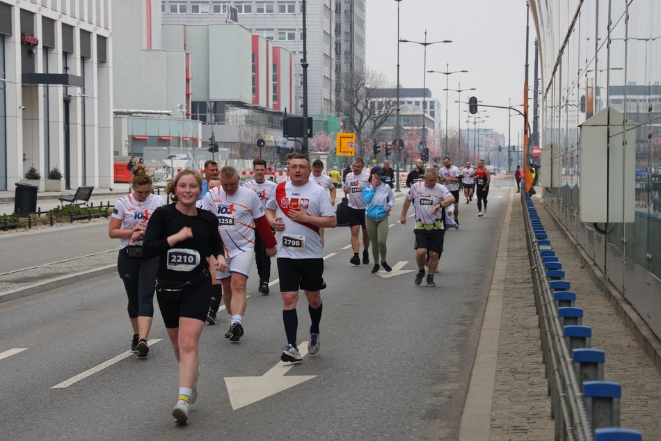 DOZ Maraton 2023. Brałeś udział w biegu? Znajdź się na zdjęciach!