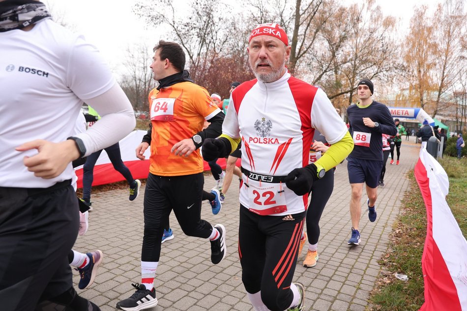 Bieg Niepodległościowa 5 w parku Na Zdrowiu w Łodzi. Odszukaj się w galerii!